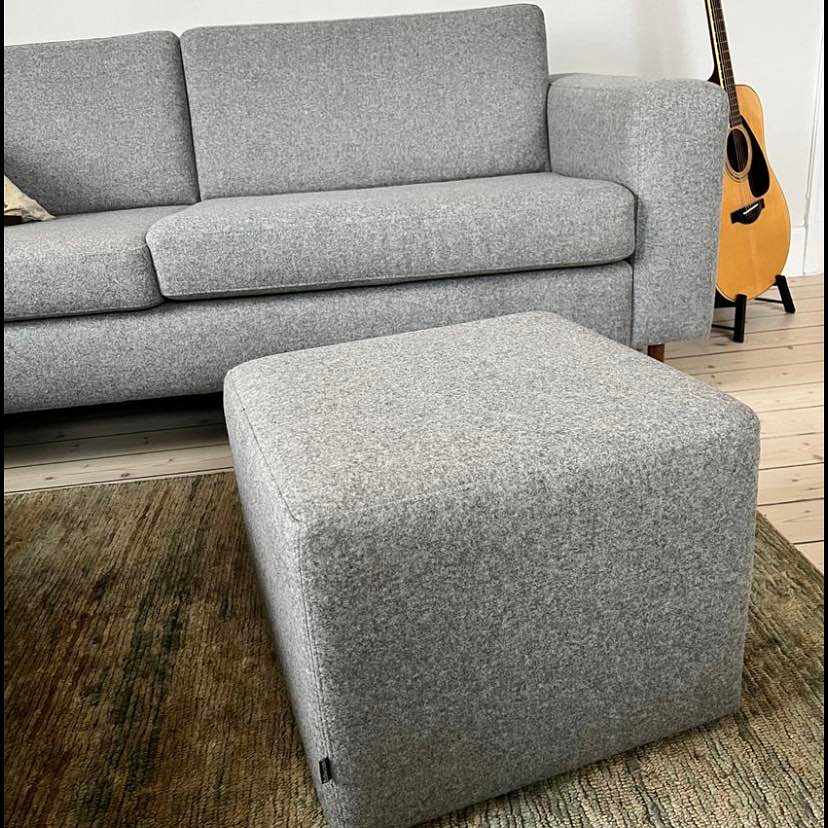 image of Flytta soffa och fotpall - 