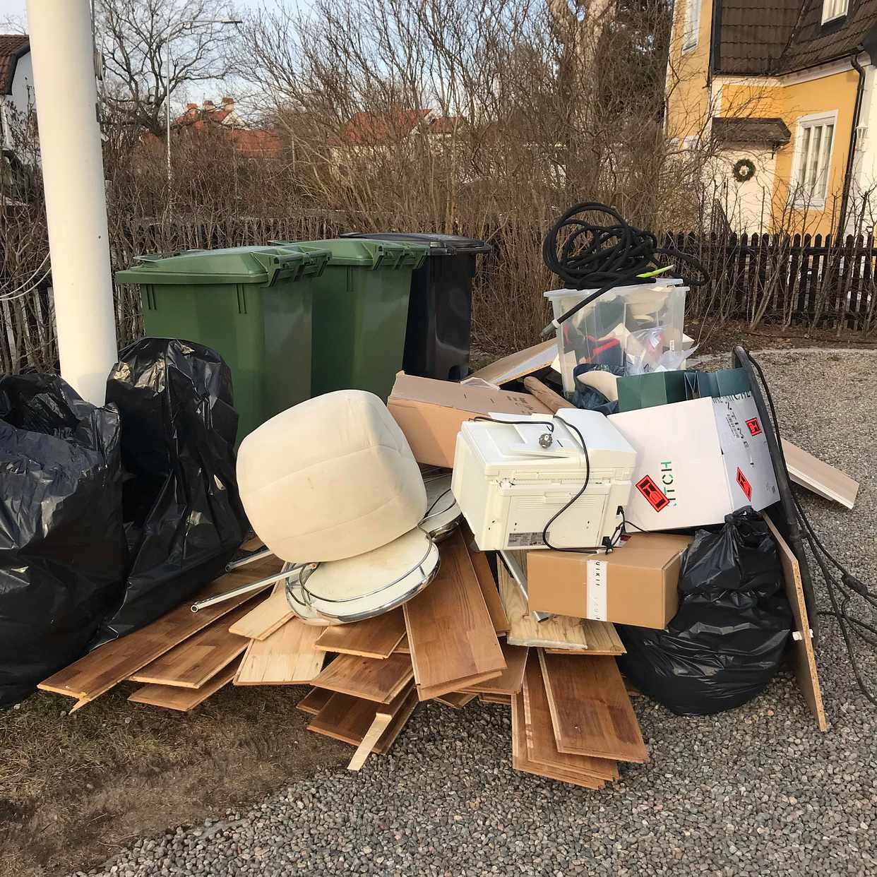 image of Garagestädning hämta - Lidingö