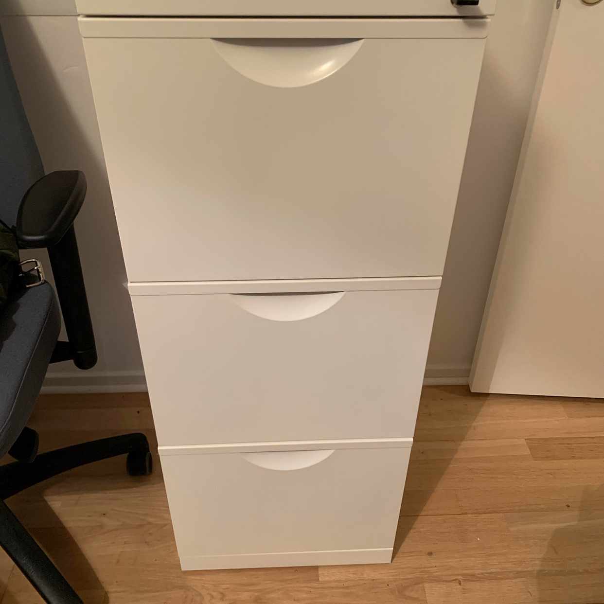 image of 1 skåp 2 speglar 1 låda - 