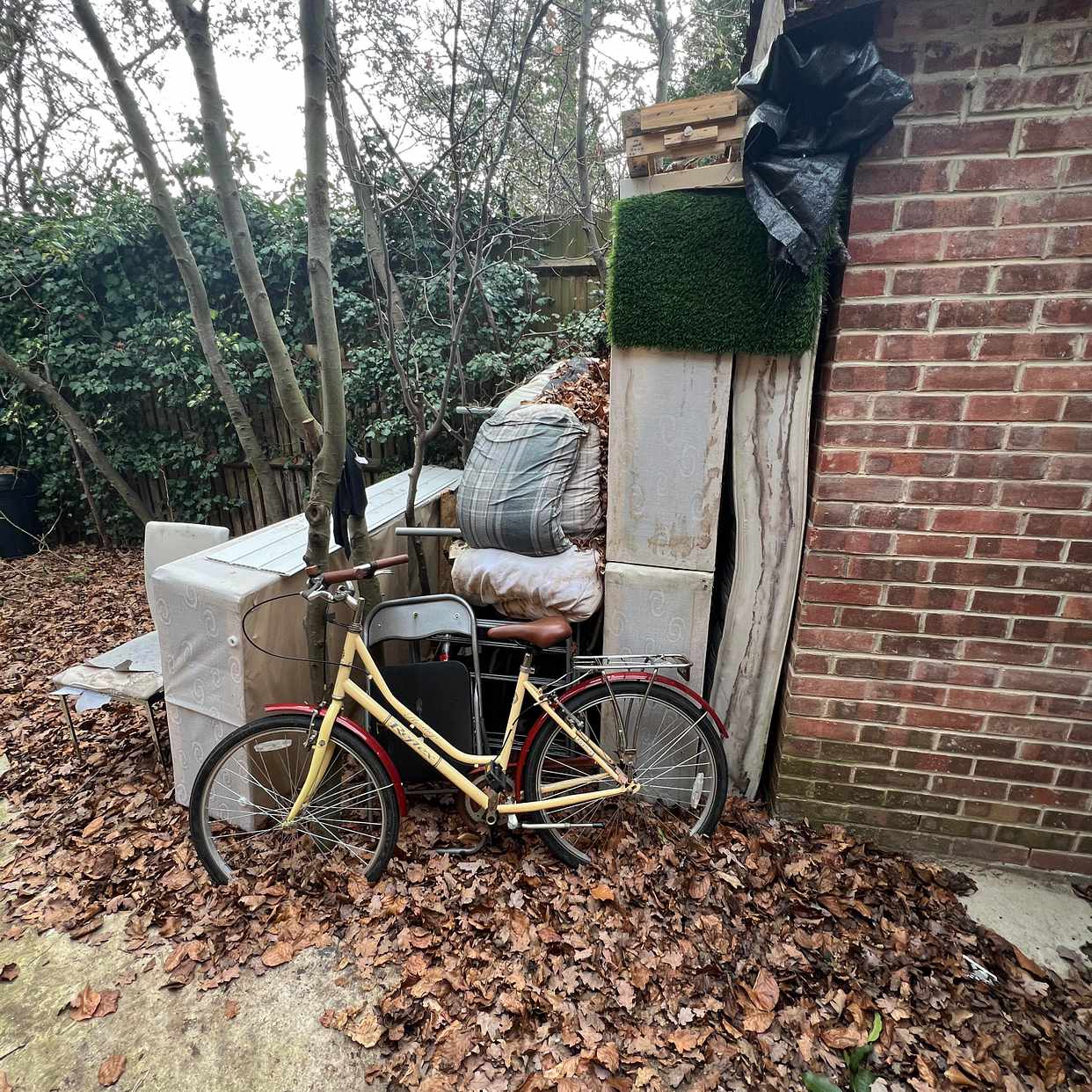 image of Waste collection - Isleworth