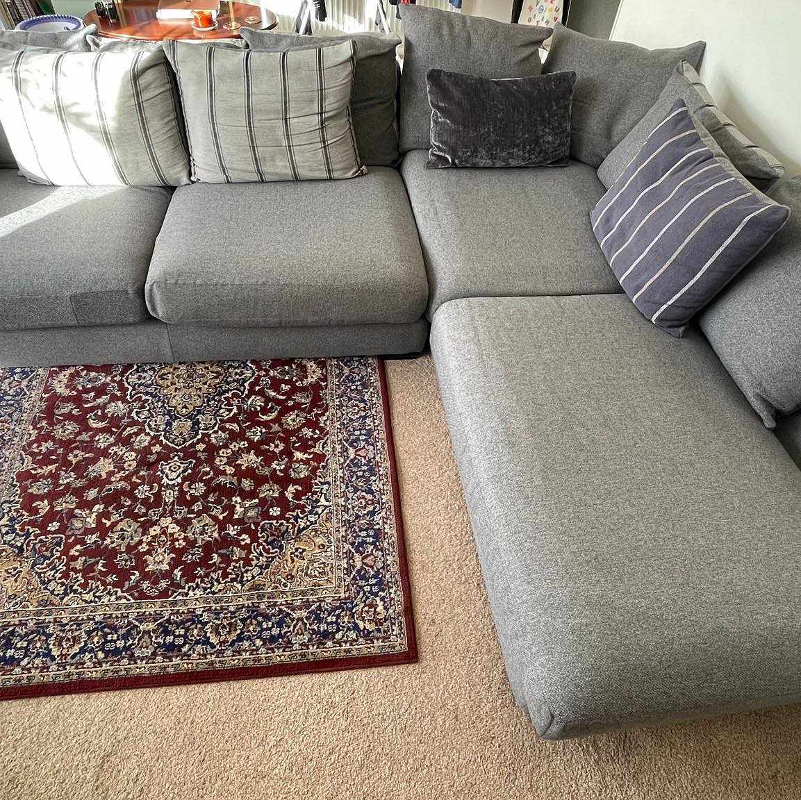 image of Move and deliver a sofa - 