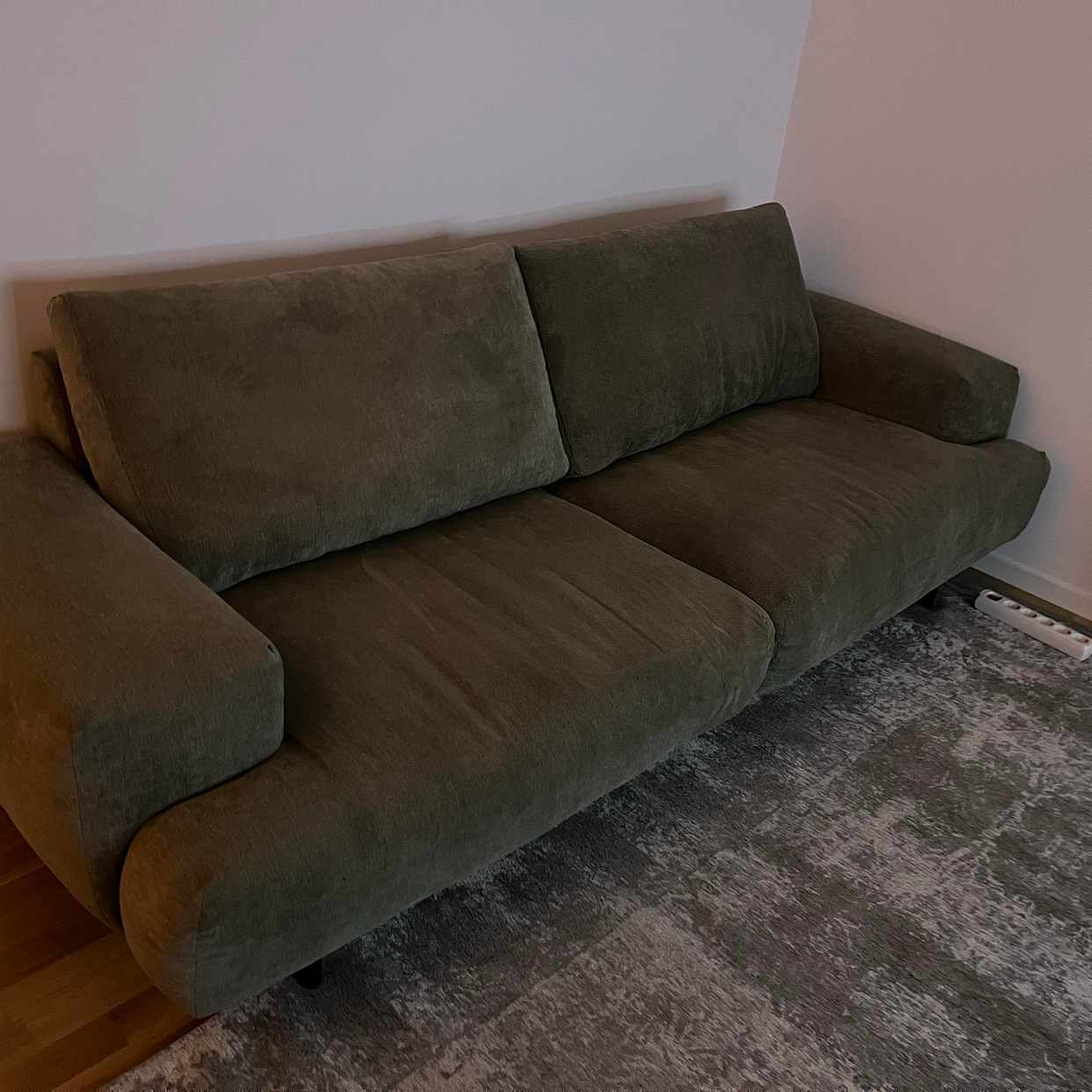 image of Bära ut soffan - Årsta
