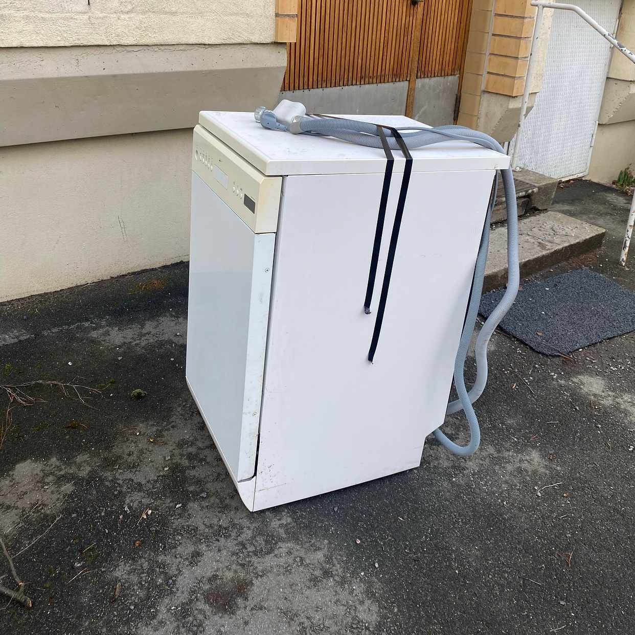 image of Hämta gammal diskmaskin - Årsta