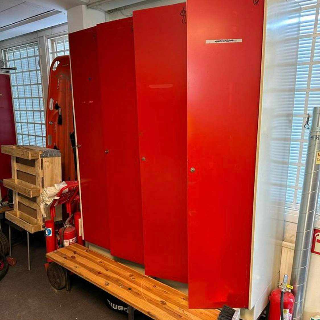 image of Hämta omklädningsskåp - 