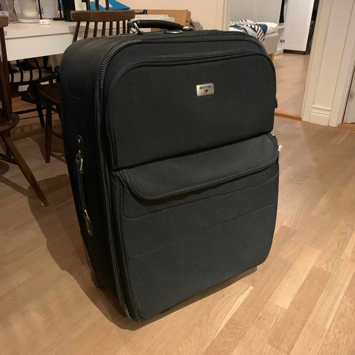 image of Large suitcase - Bromma