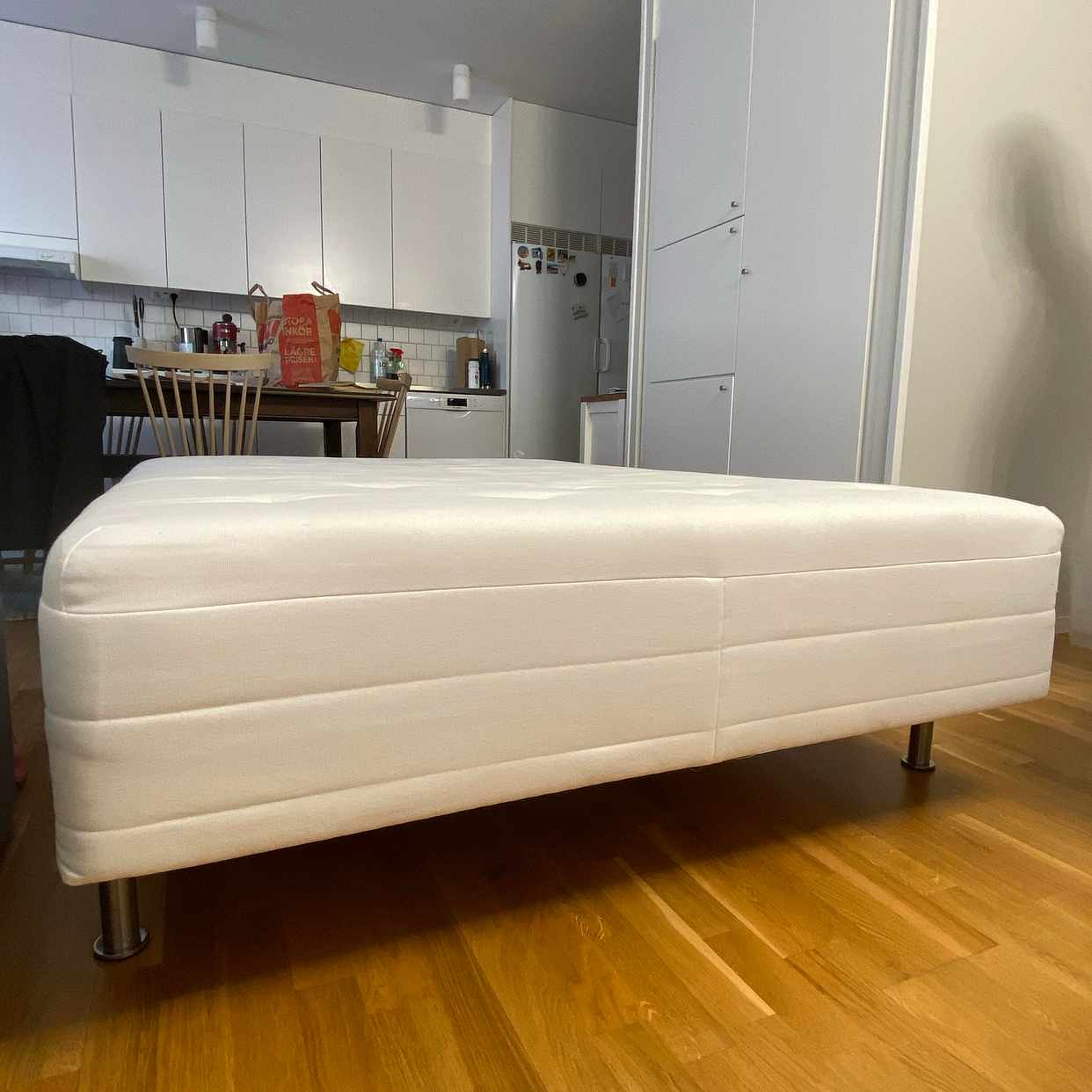 image of Hämta säng + sängkista - Stockholm