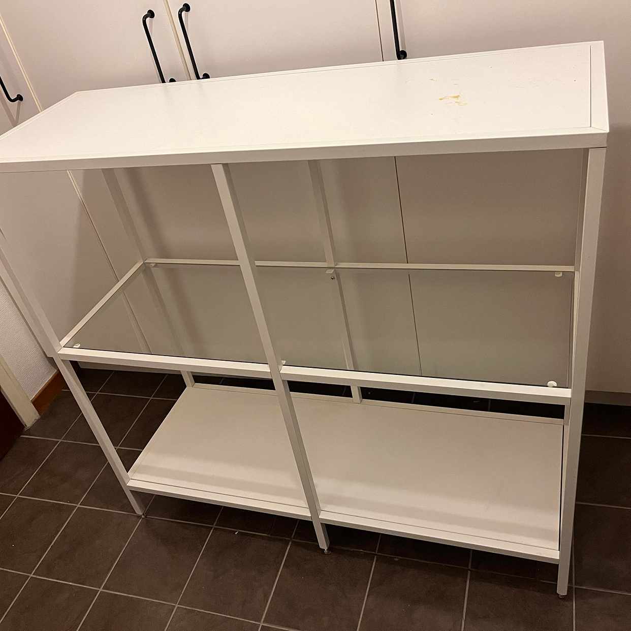 image of Ikea hylla bortskänkes - Saltsjöbaden