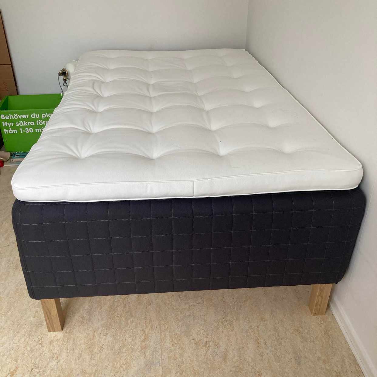 image of Bed and mattress - 