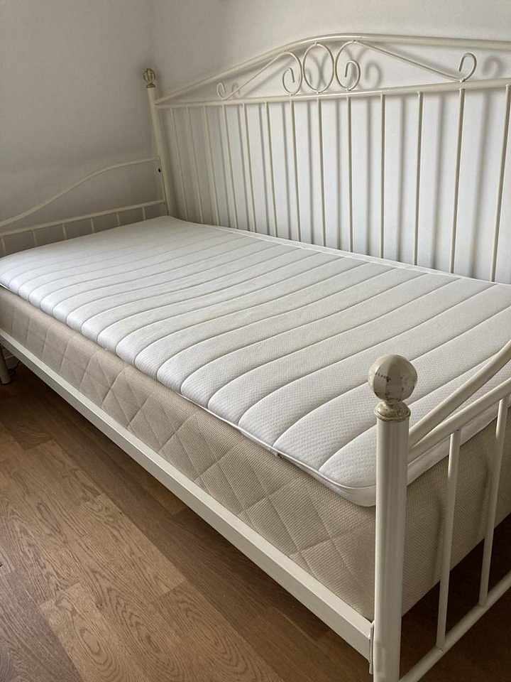 image of Säng i mässing - 