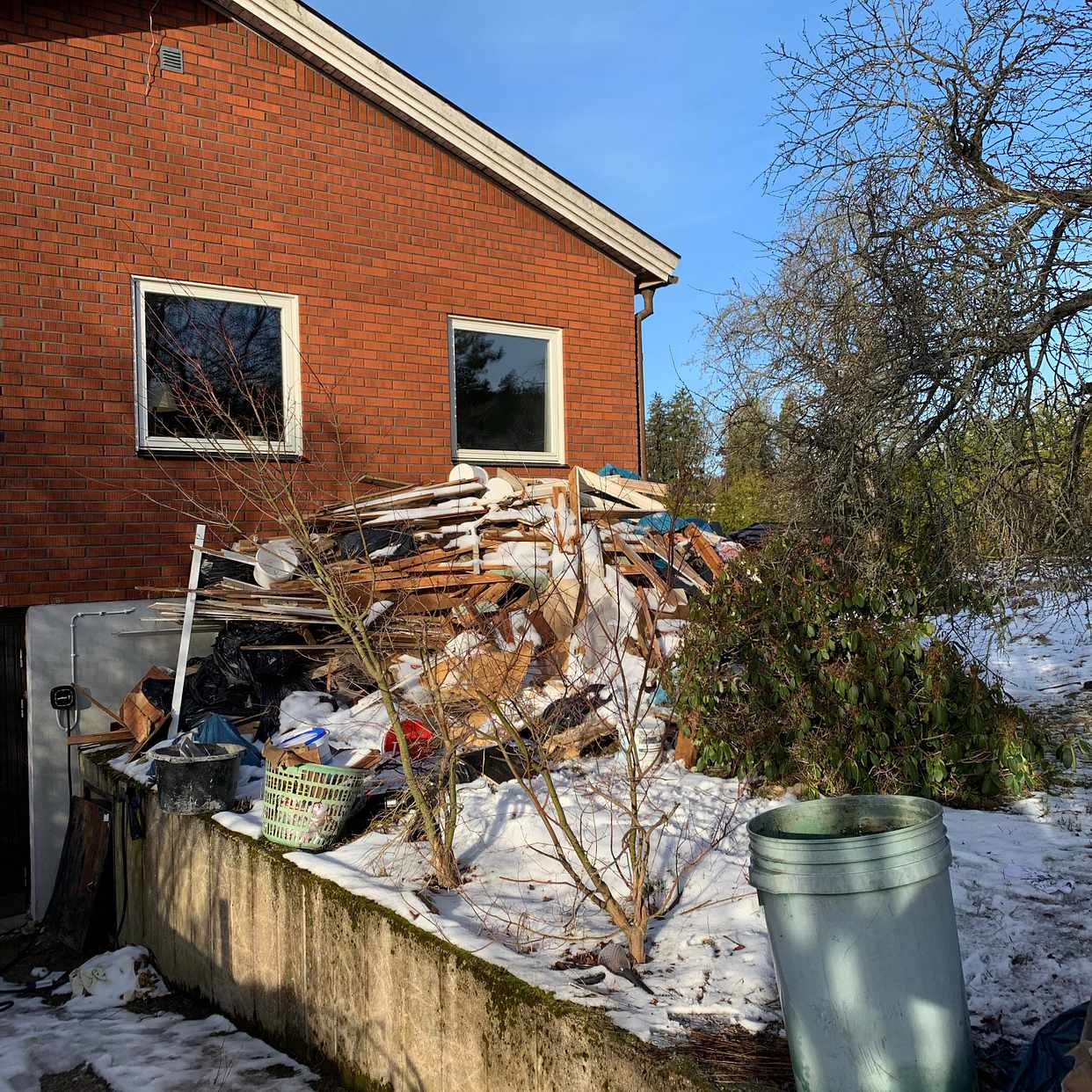 image of Bortforsling av skräp - Huddinge