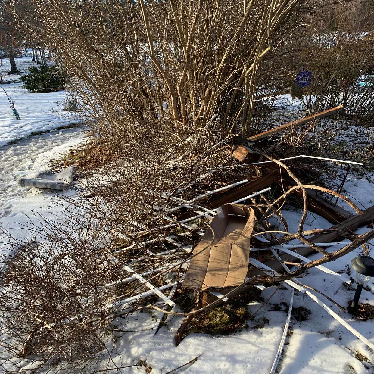 image of Bortforsling av skräp - Huddinge