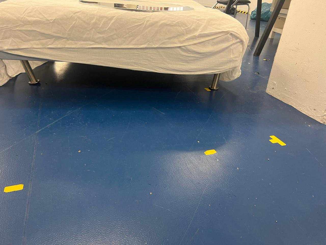 image of Säng bortskänkes omgående - 