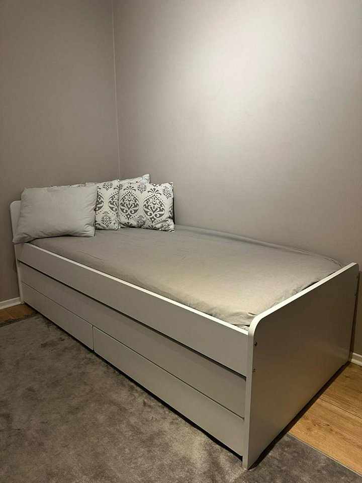 image of Släkt säng Ikea 90x200 me - 