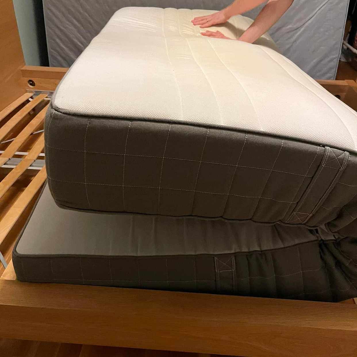 image of Deliver mattress - 