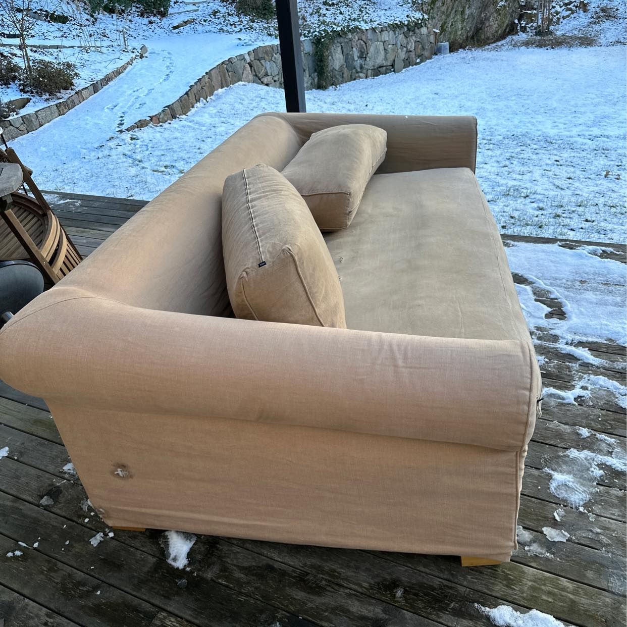 image of Lämna soffa återviningcen - Stocksund