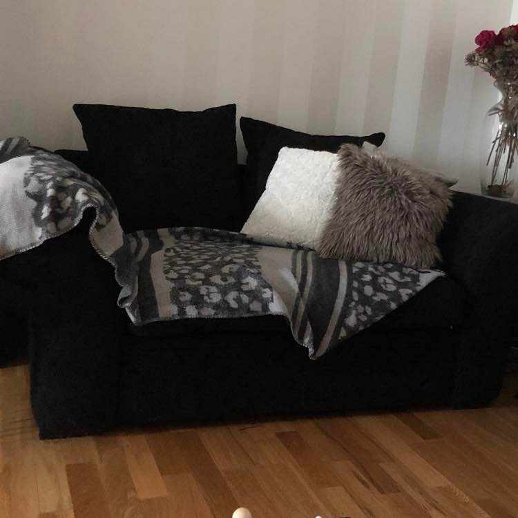 image of Bortskänkes 2 sist soffa - Sollentuna