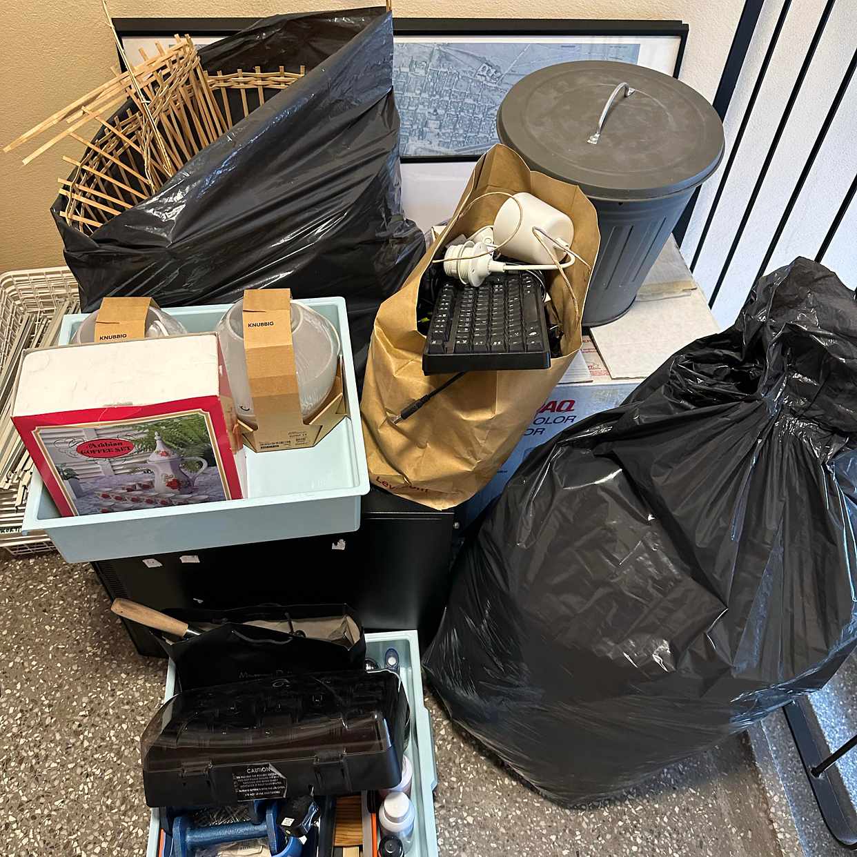 image of (Mostly) sorted recycling - Älvsjö