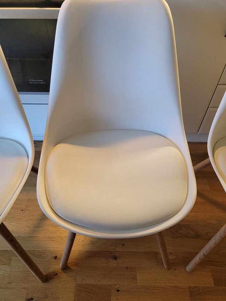 image of 4 matstolar JYSK - 