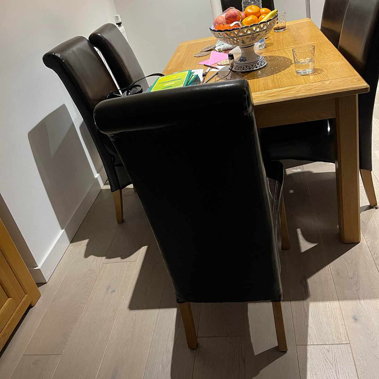 image of 6 leather look chairs - London