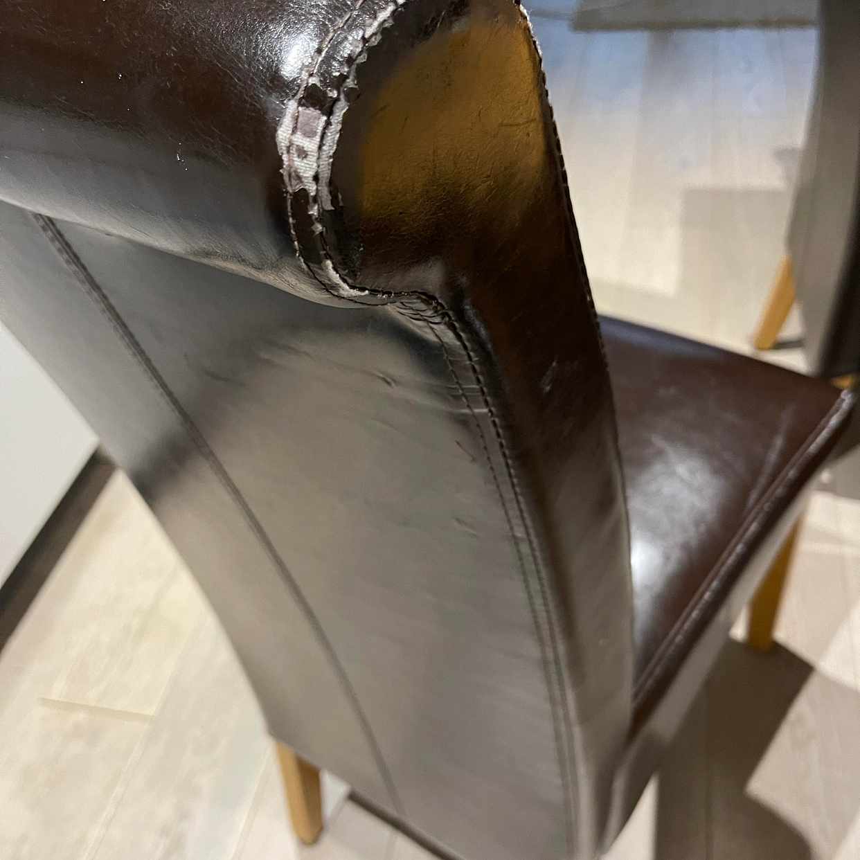 image of 6 leather look chairs - London