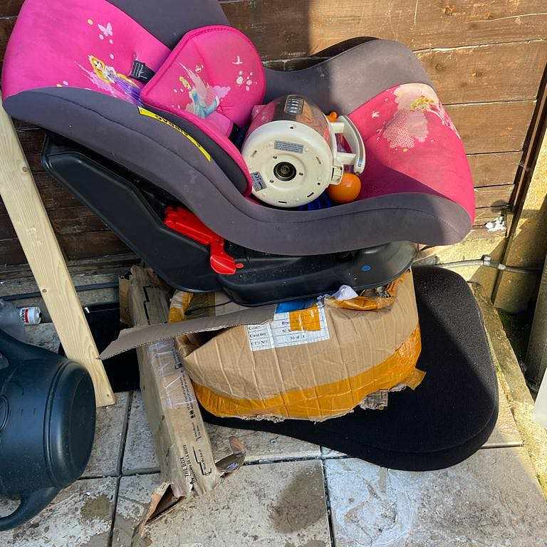 image of Clearning rubbish - Lewisham