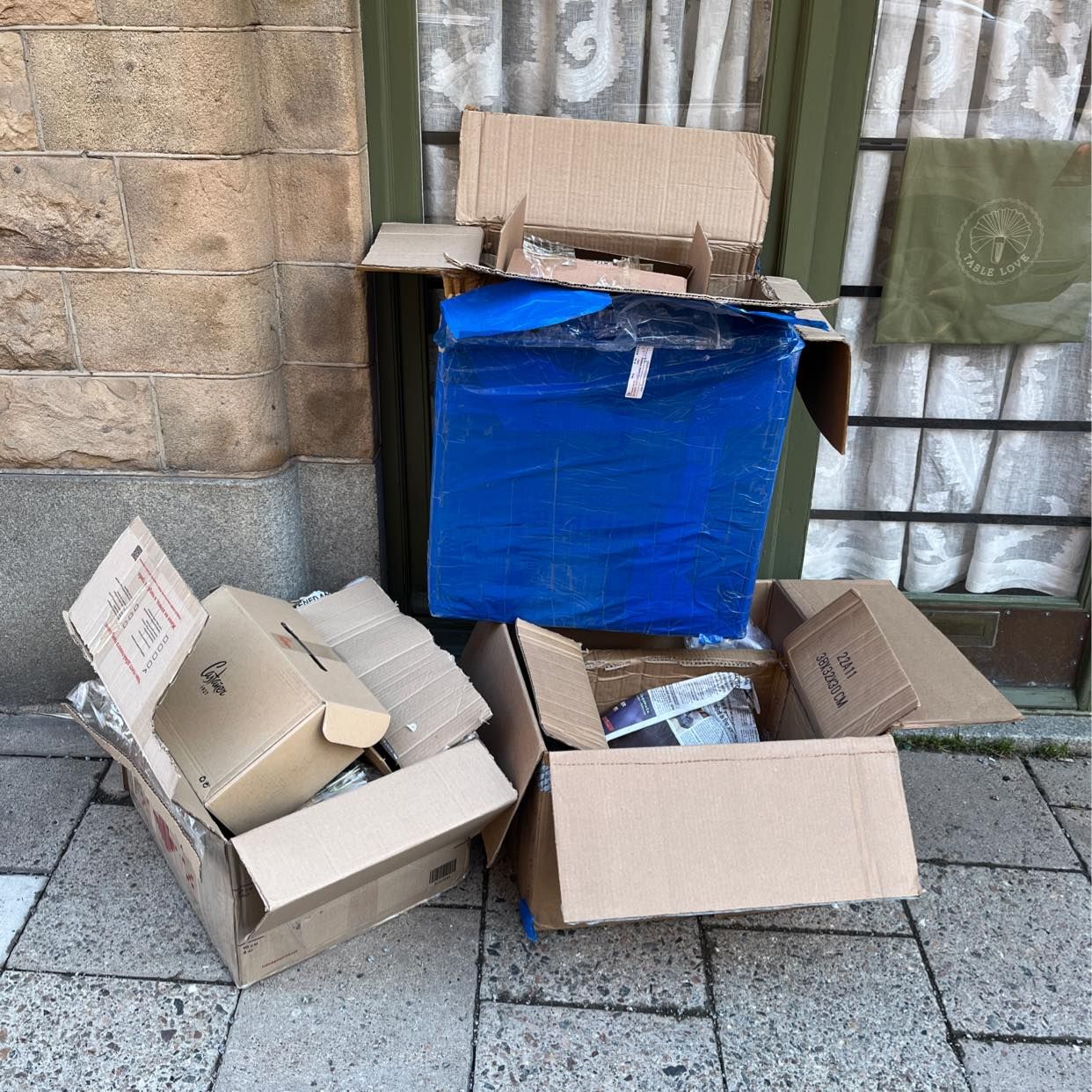image of Carboard and rubbish - Stockholm City