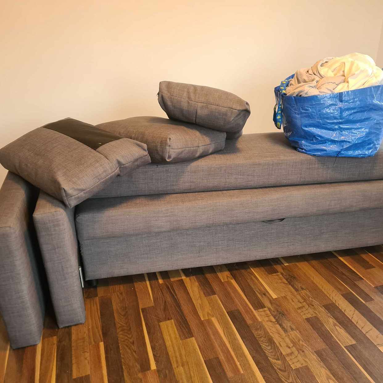 image of Soffa, säkerhetdörr mm - Farsta