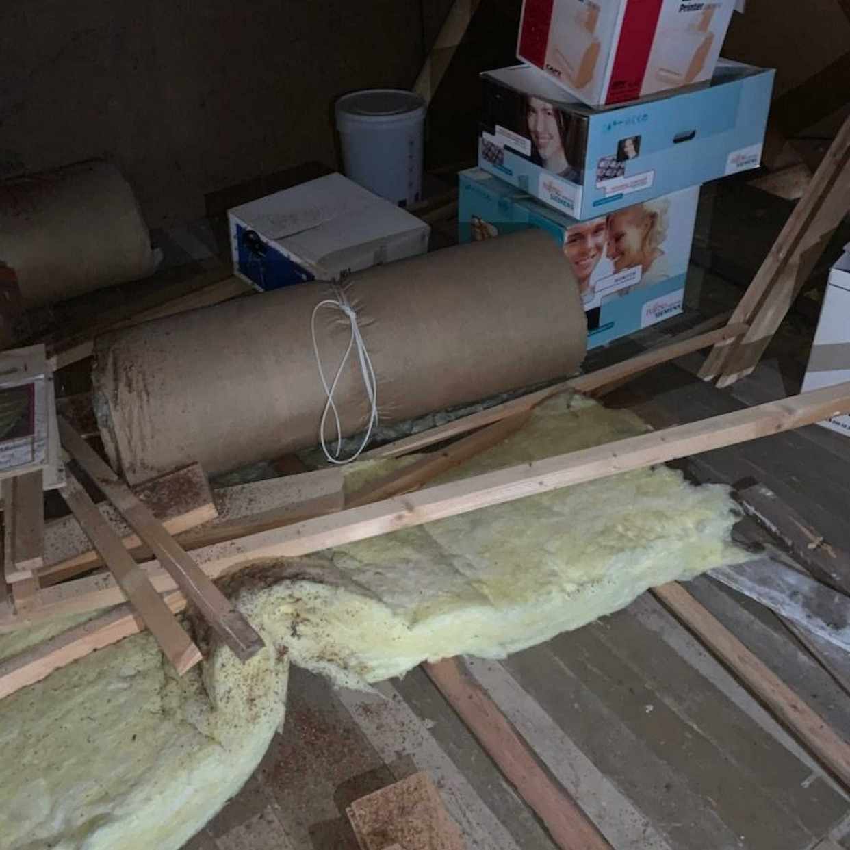 image of Skräp på garagevind - Åhus