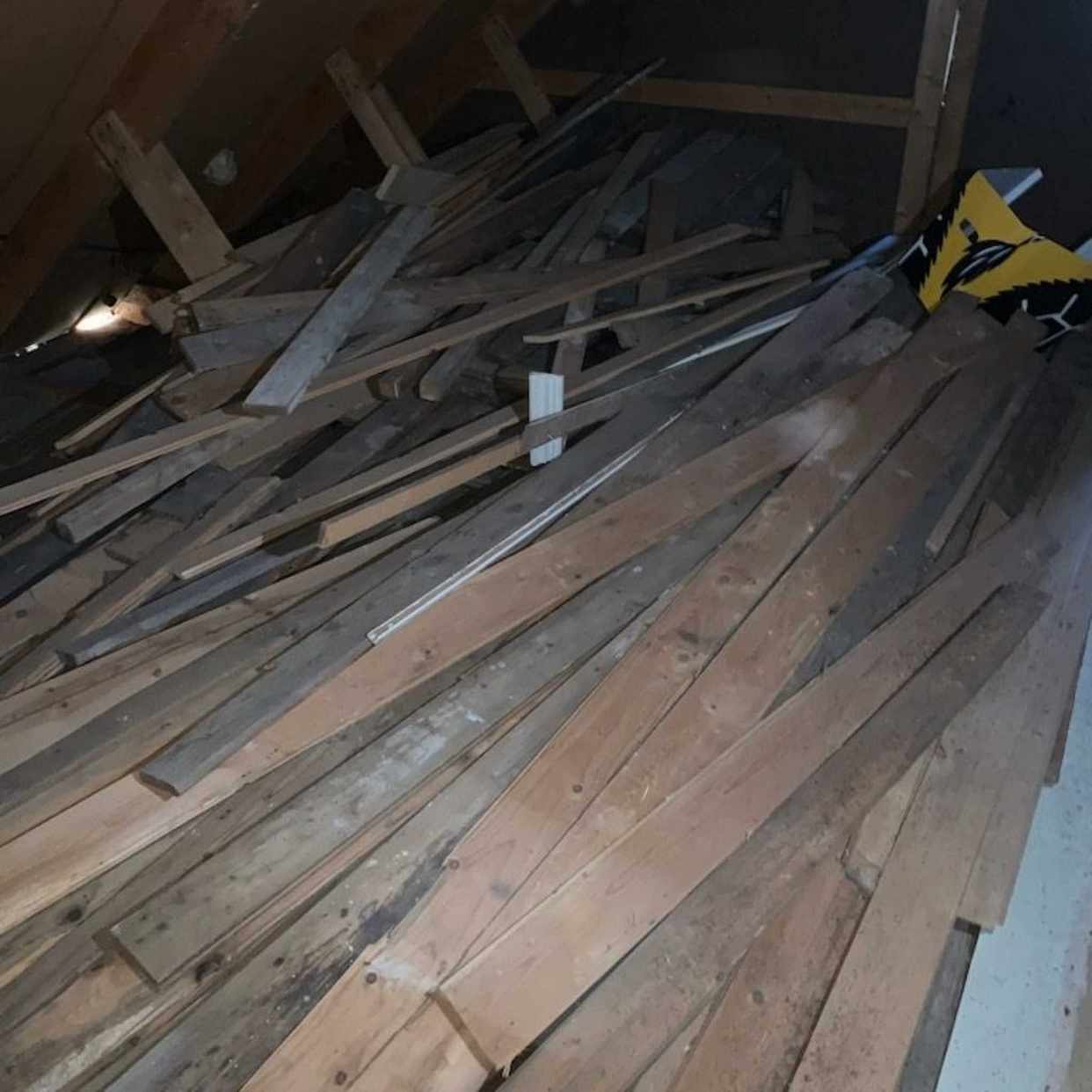 image of Skräp på garagevind - Åhus