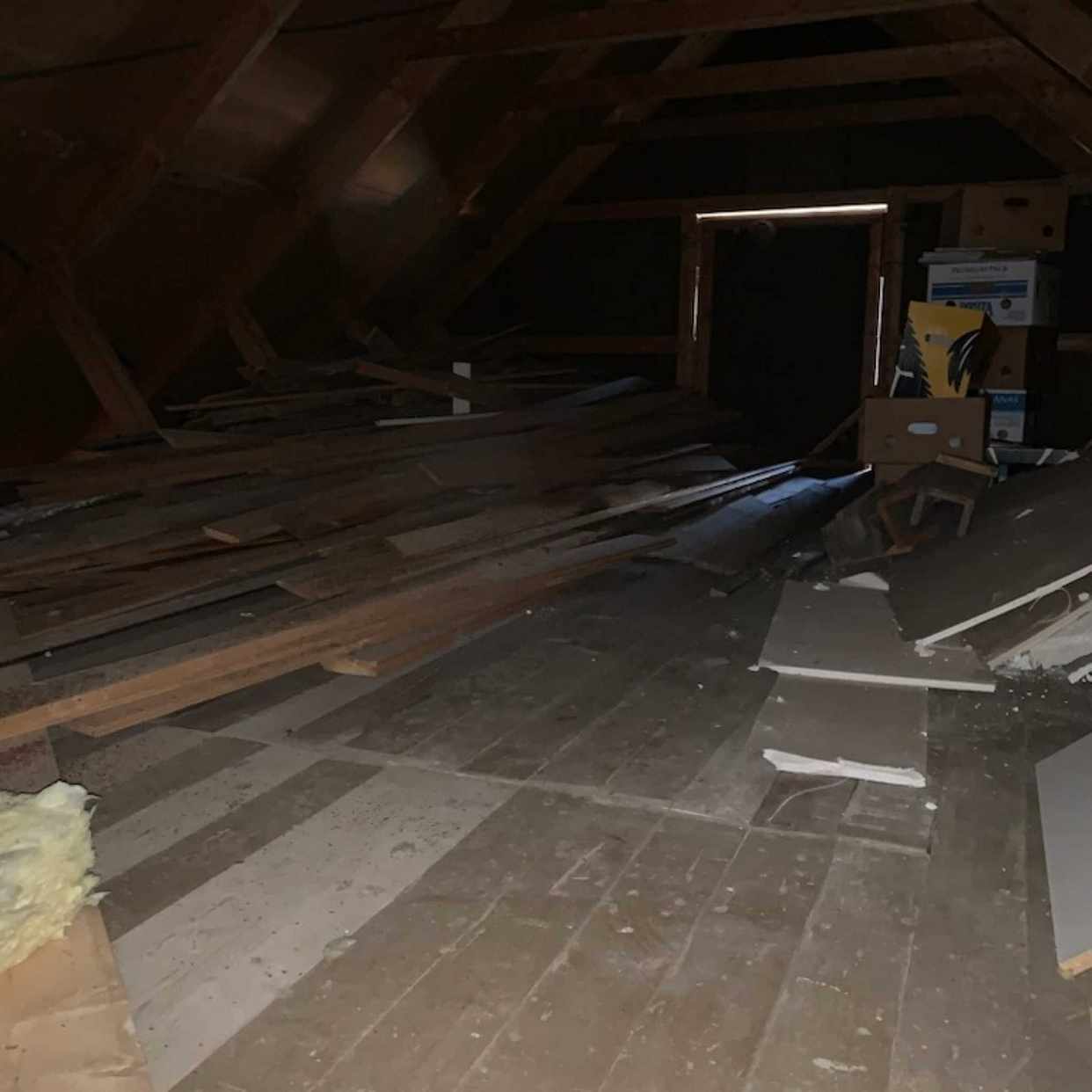 image of Skräp på garagevind - Åhus
