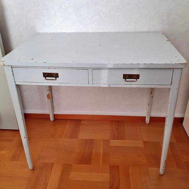 image of Picking up desk - 