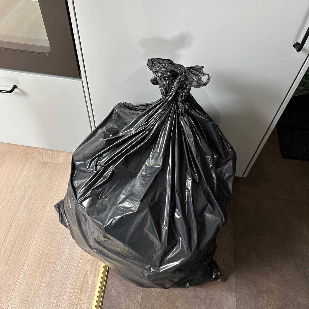image of 100 pant, kartong, plast - Bromma