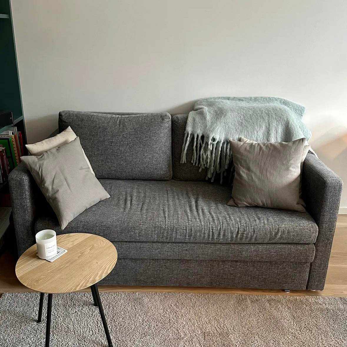 image of Bäddsoffa och 6 st stolar - Hägersten