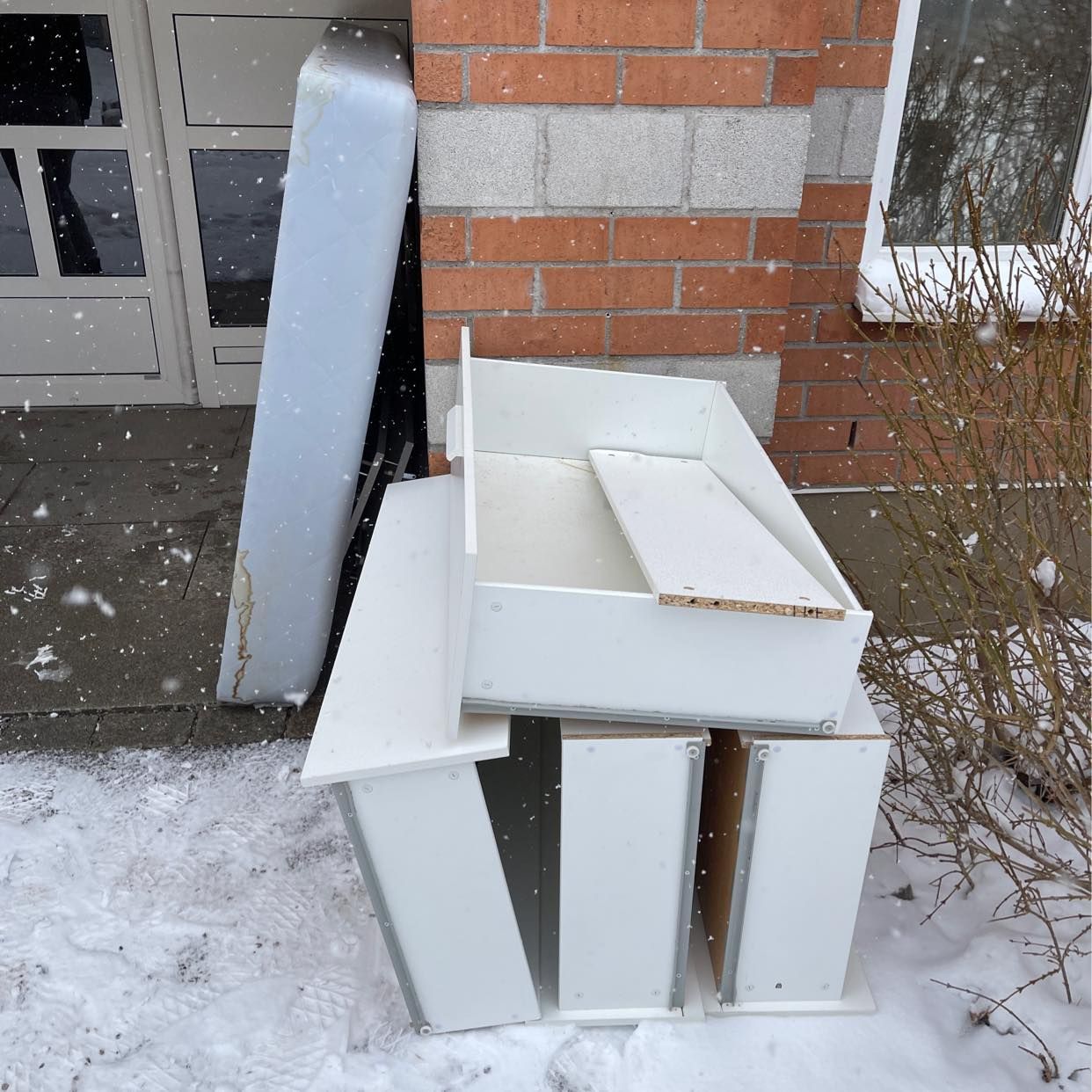 image of Bed & bedframe - Hägersten
