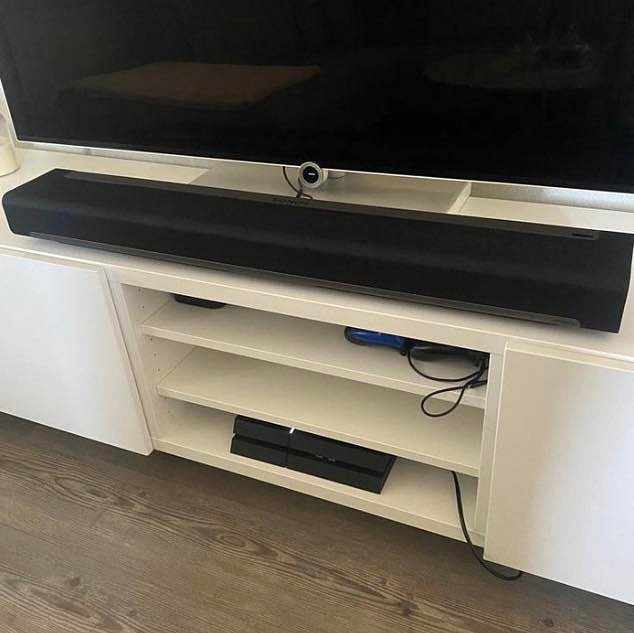 image of En Sonos soundbar och sub - 