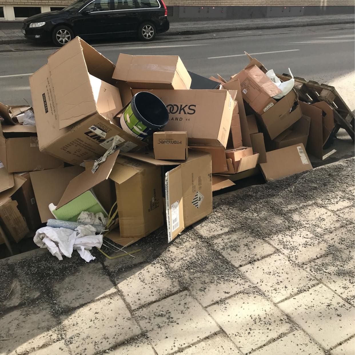 image of Remove boxes (cardboard) - Södermalm