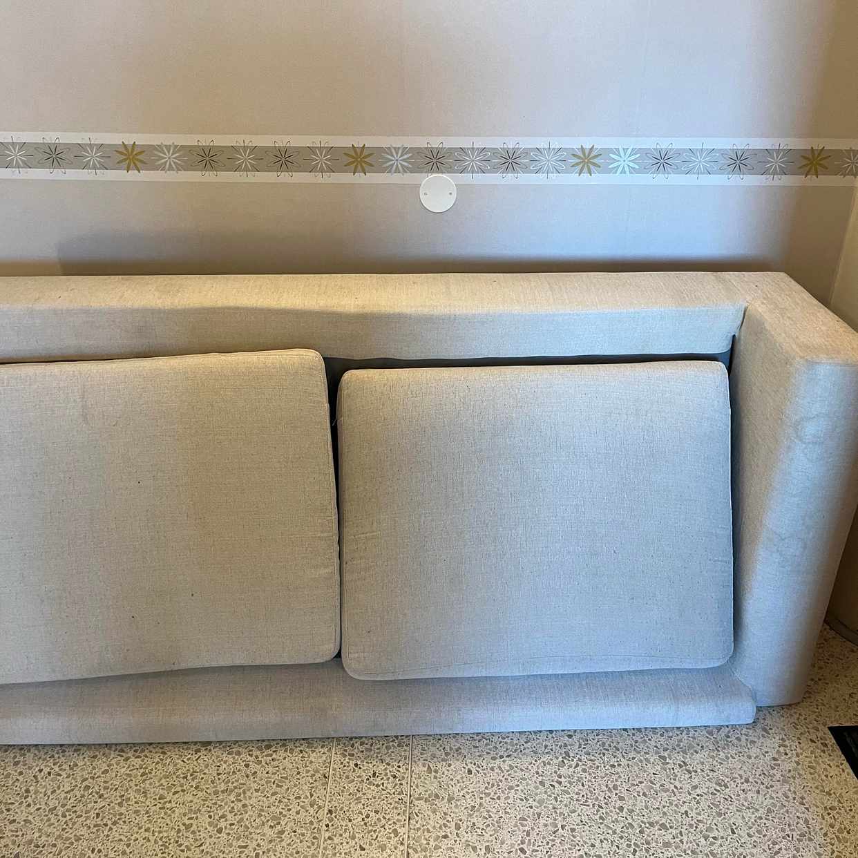 image of Throw away sofa - Nacka