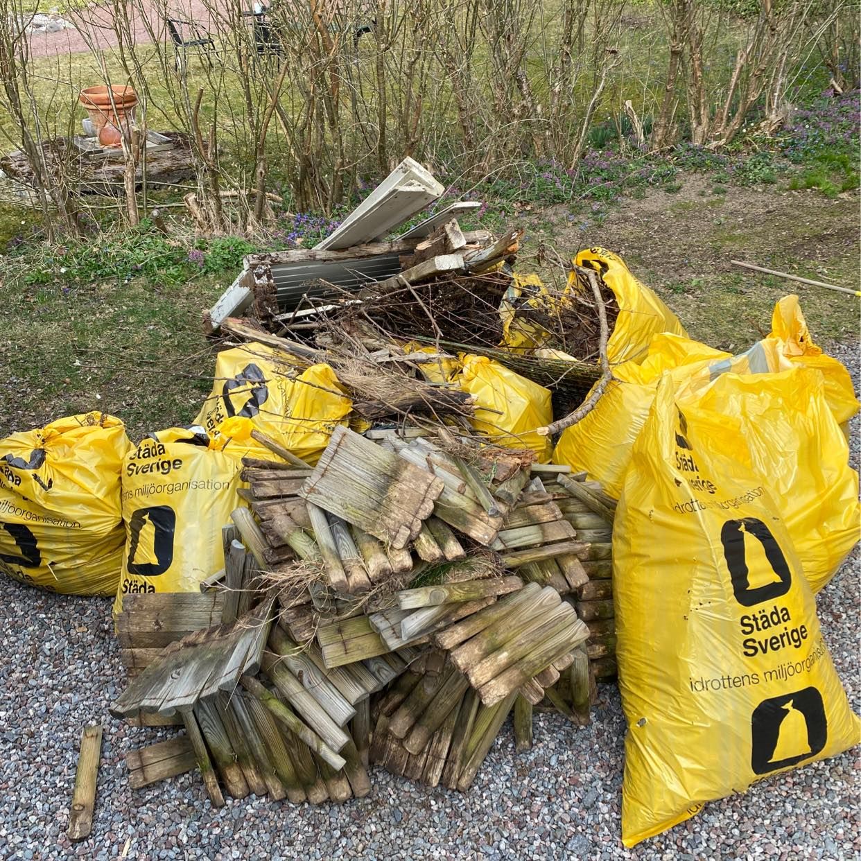 image of Lövsäckar, virke, buskar - Danderyd