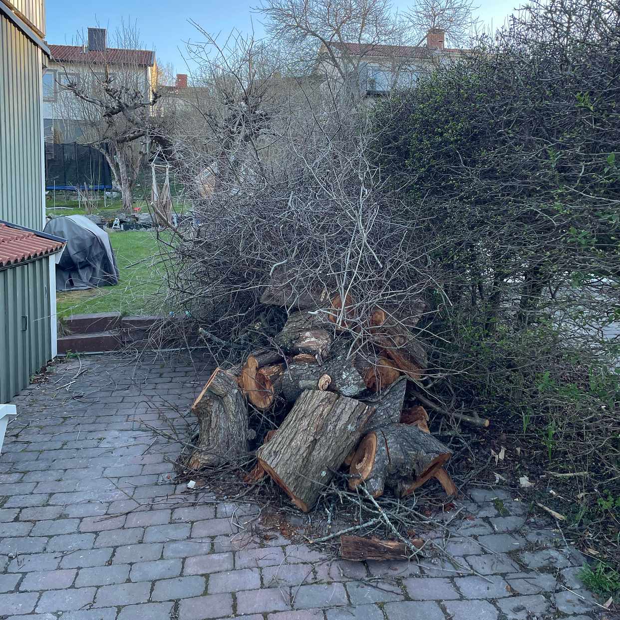 image of Big pile of branches - Bromma