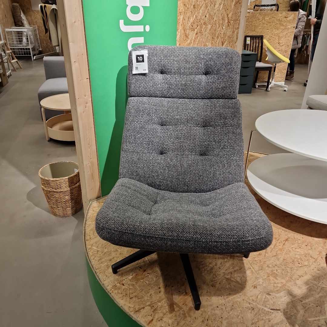 image of Fotölj på ikea gallerian - 