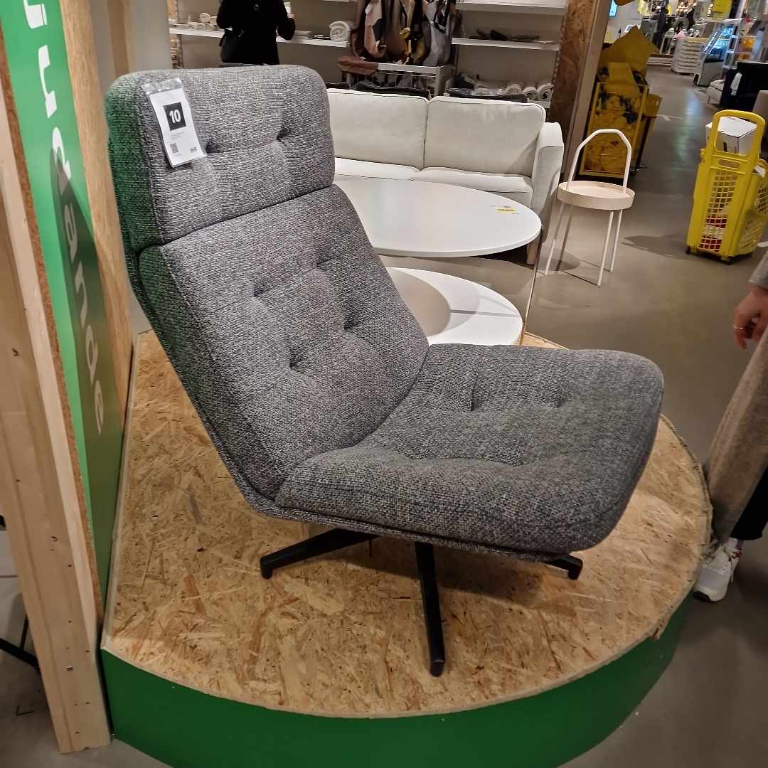 image of Fotölj på ikea gallerian - 