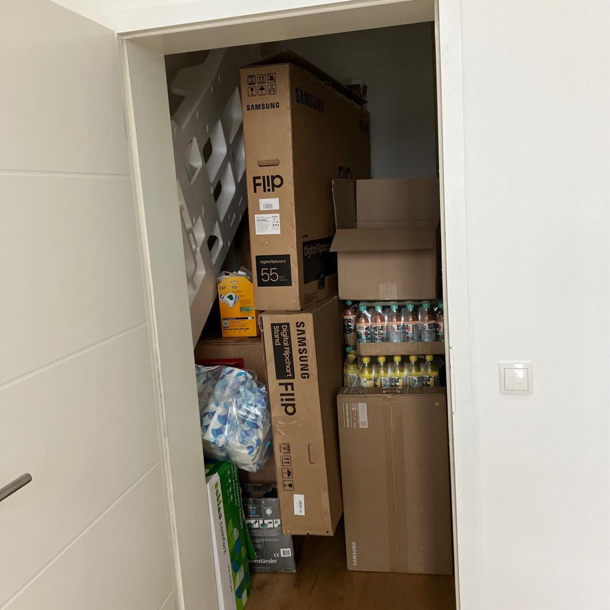 image of Kartons + Verpackungsmüll - Hamburg
