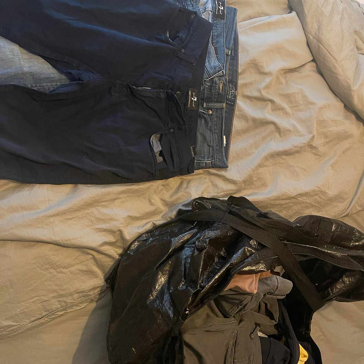 image of FREE bag of mens clothes - Stockholm City