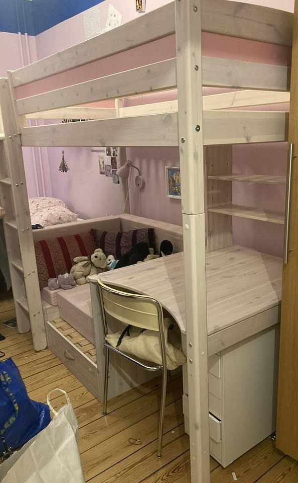 image of Säng som är nedmonterad - 