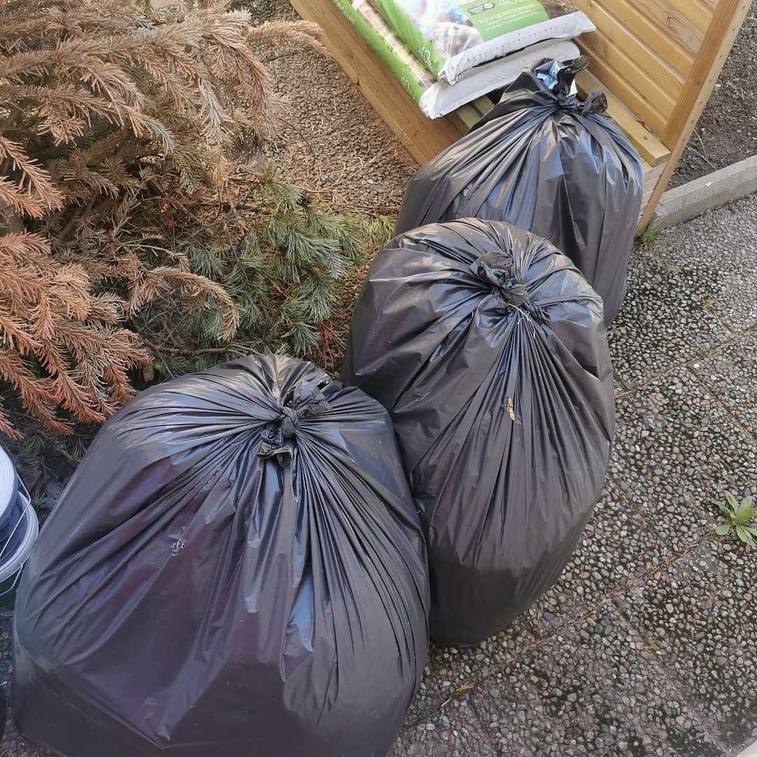 image of Trädgårdsavfall och färg - Skogås