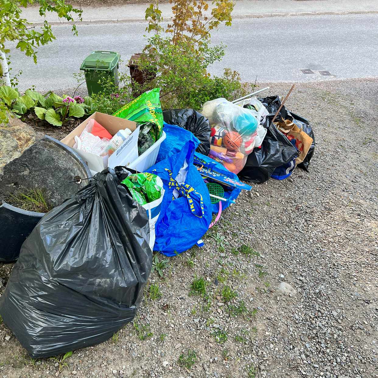 image of Bollar kartong plaststol - Trångsund