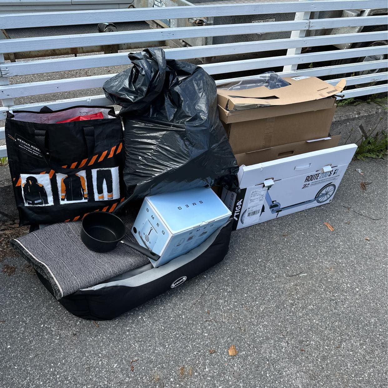 image of Diverse skräp till återv. - Järfälla