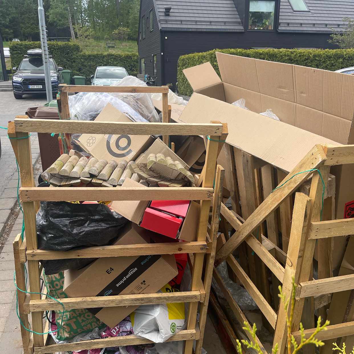image of Wood, cardboards, plastic - Vendelsö