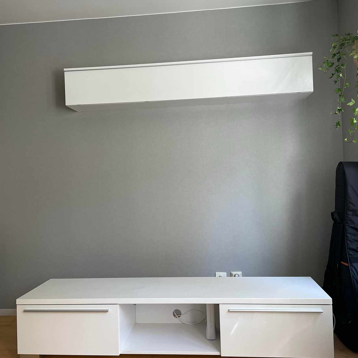image of Upphämtning av TV-möbler - Bromma