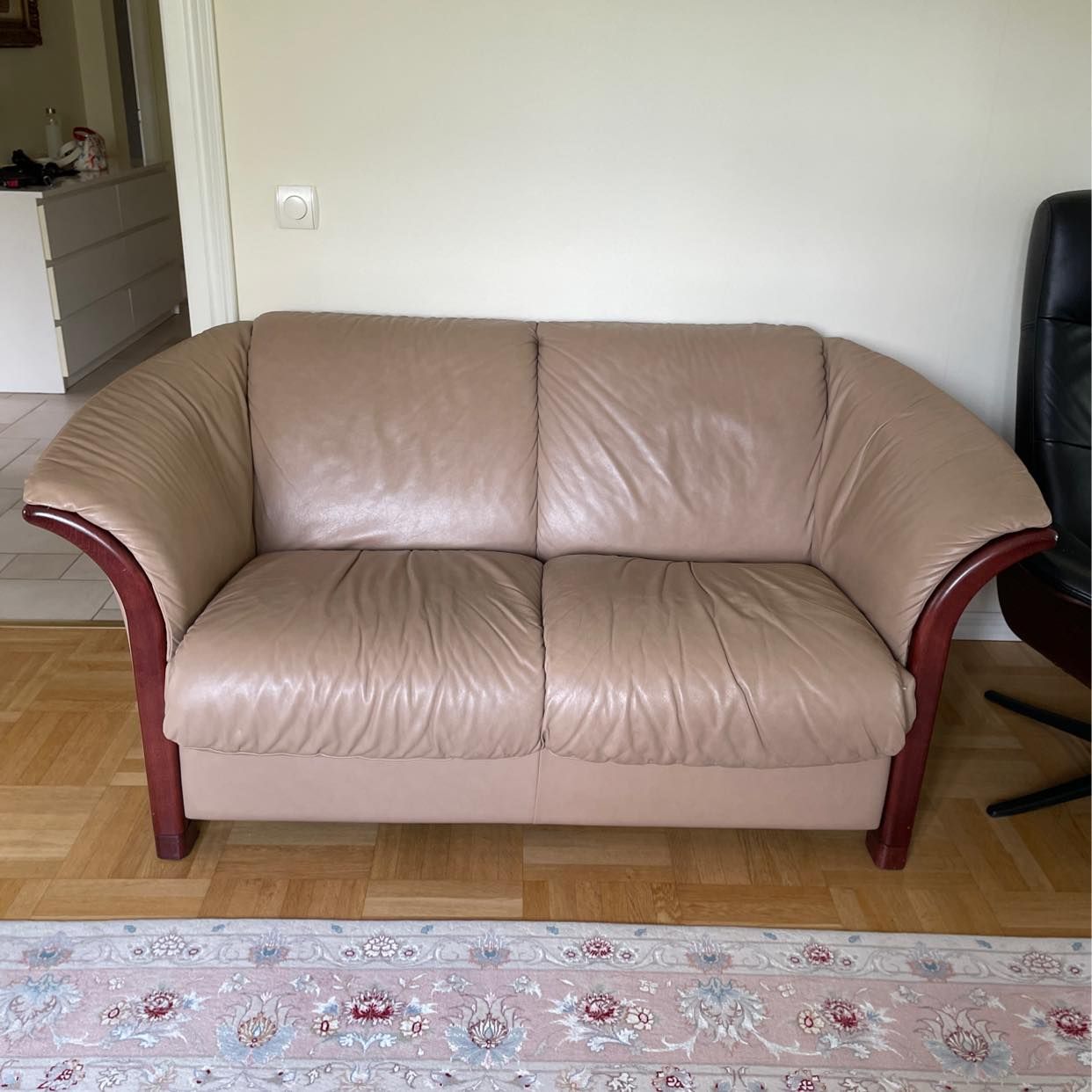 image of 2 sofas 3 and 2 seats - Solna